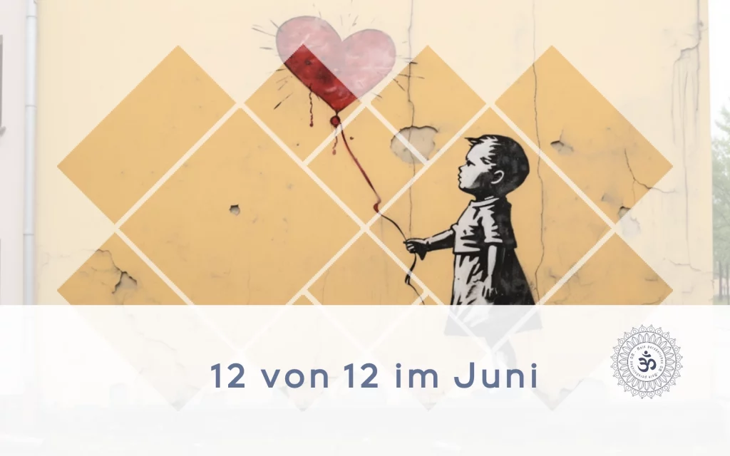 3D-Herzform auf einem Stadtgebäude gemalt