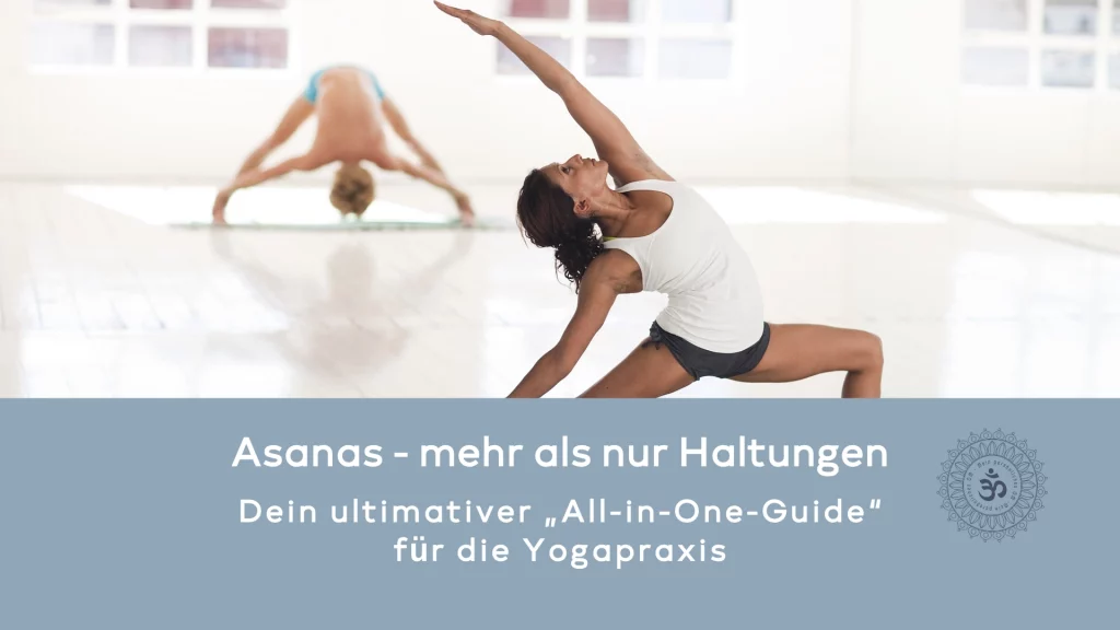 Yoga Asanas üben und verstehen – Frau in seitlicher Dehnung auf Yogamatte, im Vordergrund Fokus auf Körperhaltung und Balance